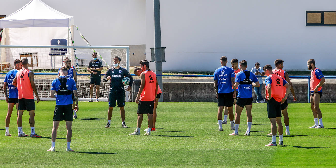 Fotos: El Alavés prepara el último partido de Liga ante el Barça