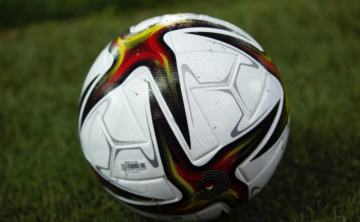 Gran roble quemado empieza la acción La Copa del Rey estrena nuevo balón | Alaves - El Correo