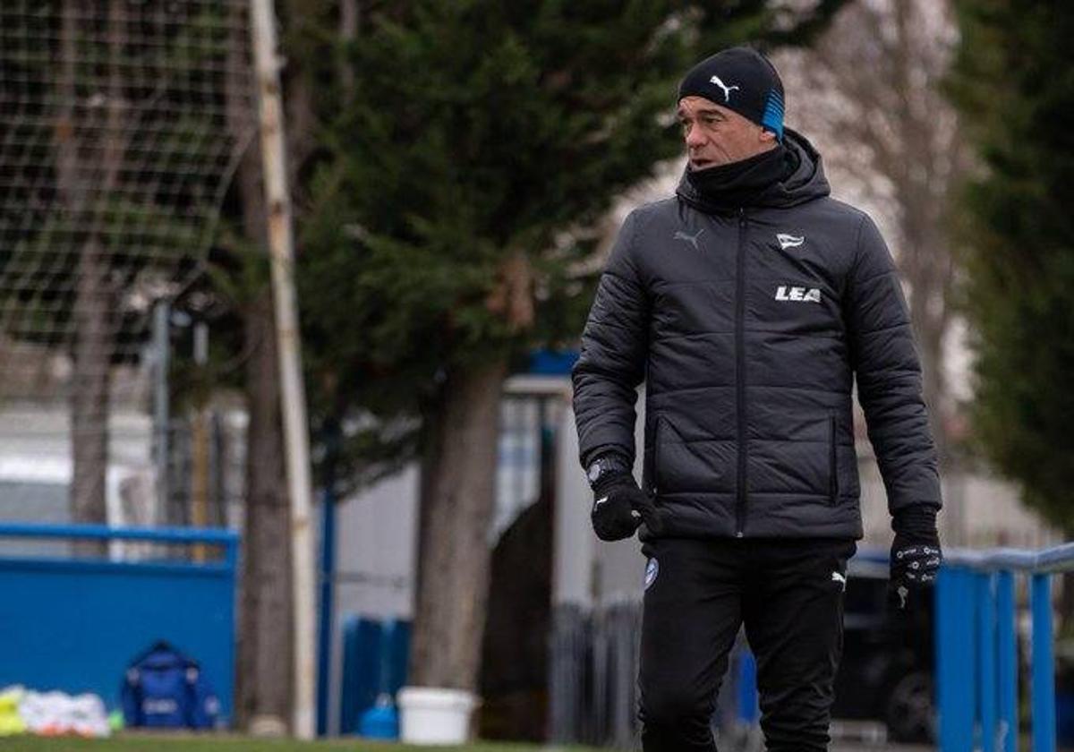 Luis García, durante un entrenamiento de esta semana.