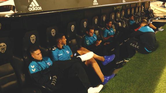 Los albiazules, en Mestalla. 