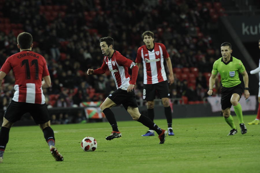 Los rojiblancos se enfrentan a los sevillanos en San Mamés en el partido de ida