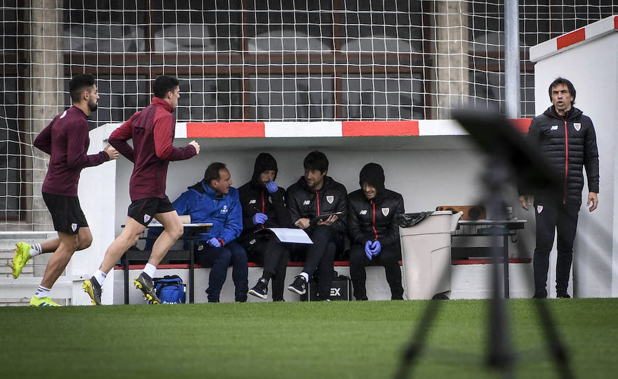 Fotos: Entrenamiento muy físico para la plantilla del Athletic en Lezama