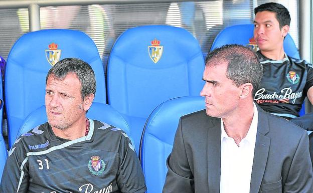 Garitano, en el banquillo con Ferreira, durante su época en el Valladolid. 