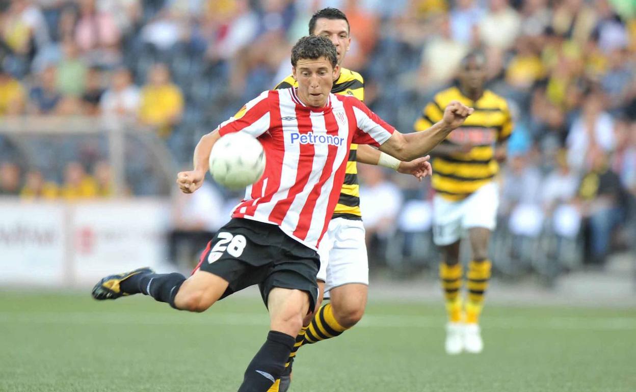 De Marcos jugó 80 minutos en su primer partido rojiblanco. 