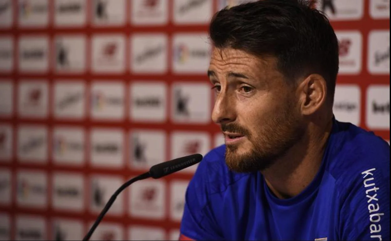 Aduriz, durante la rueda de prensa de hoy en Lezama