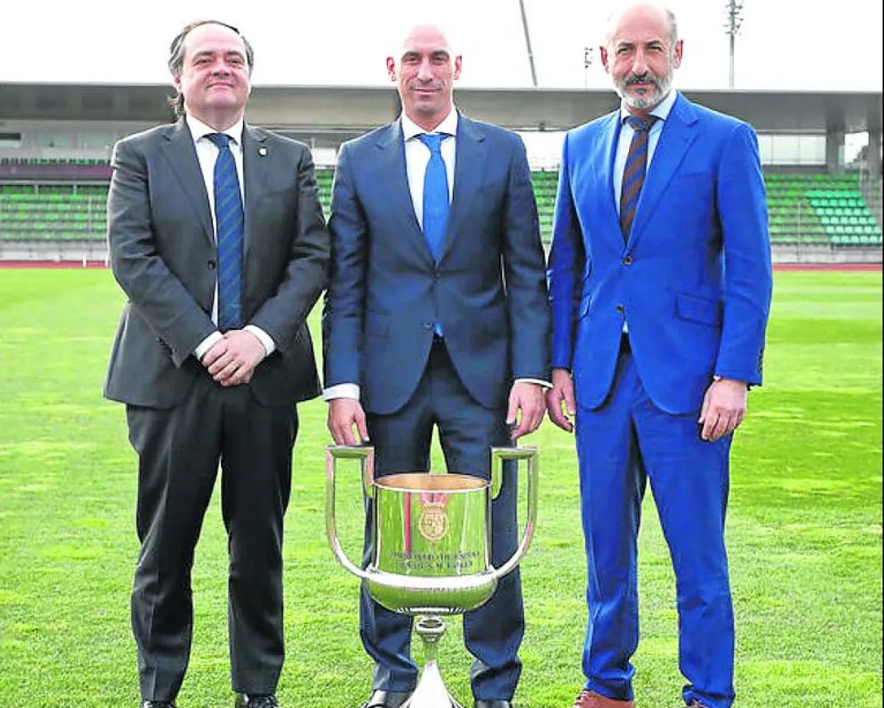 Aperribay, Rubiales y Elizegi, con el título de Copa. 
