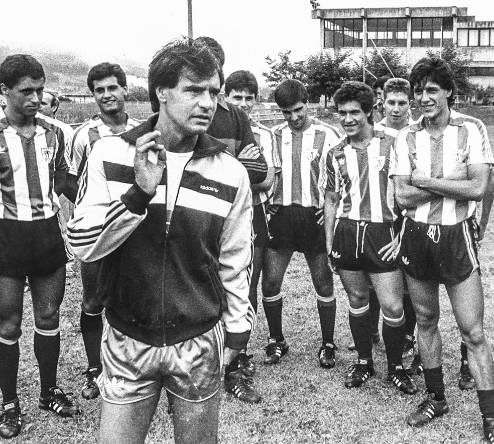 Txetxu Rojo dirigió al Bilbao Athletic en la temporada 1986/87.