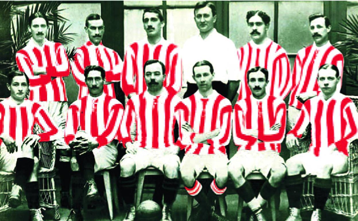 Los primeros. Foto histórica de uno de los equipos-tipo de la campaña 1909-10. 