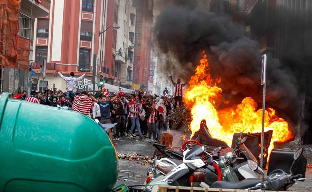 Los vídeos de los incidentes en Bilbao por la final de Copa entre el Athletic y la Real Sociedad