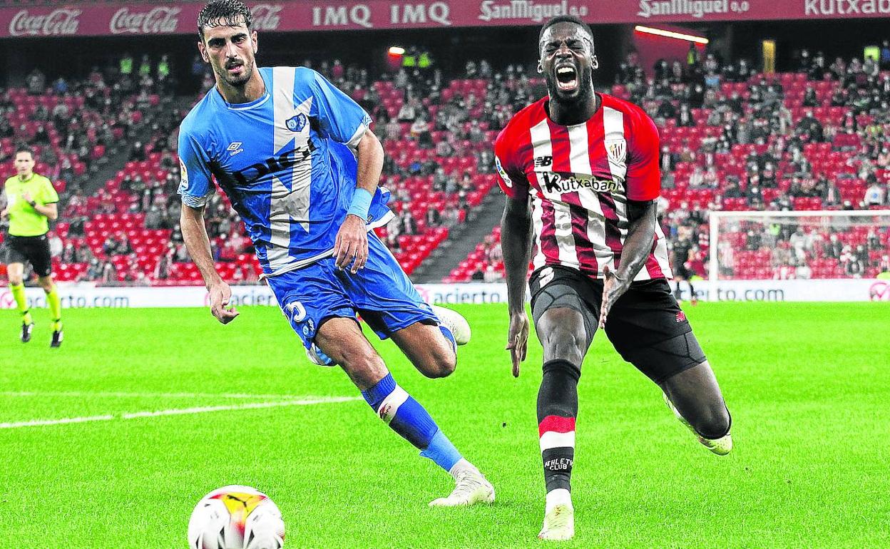 Levantarse. Iñaki Williams volverá a ser la principal referencia ofensiva del Athletic en Mestalla, donde igualará a Larrañaga con 202 partidos seguidos en la Liga. 