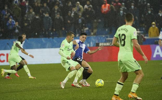 Vídeo resumen del Alavés-Athletic: las ocasiones perdonadas, la salvada de Simón...