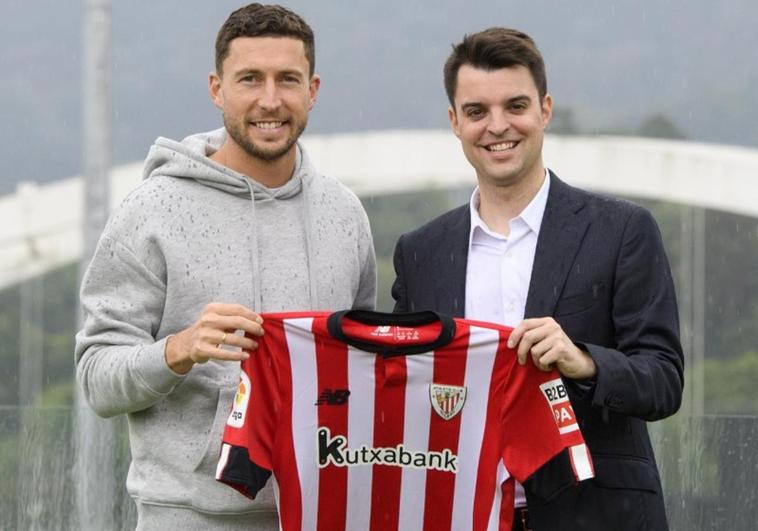 El soldado De Marcos renueva hasta 2024 con el Athletic