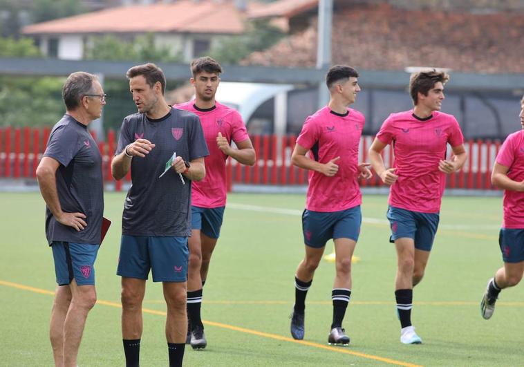 El Bilbao Athletic de Gurpegui se pone en marcha con 25 jugadores