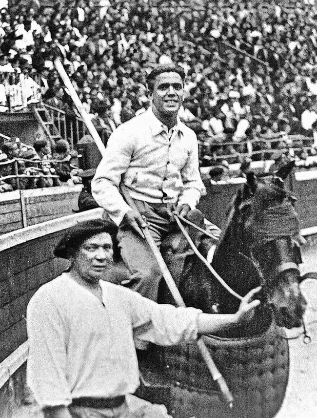 En Vista Alegre. Iraragorri en un caballo de picador. Foto Cecilio.