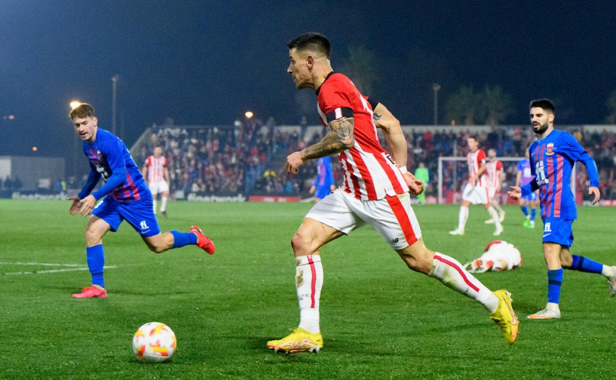 Berchiche sube por la banda en el Nuevo Pepico Amat ante el Eldense.