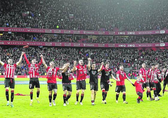 Los jugadores del Athletic celebran el pase a la final de Copa.