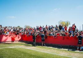 El tierno pasillo de los canteranos del Mallorca a los jugadores