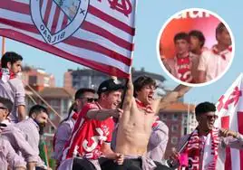 El Unai Gómez más juguetón en la fiesta del Athletic: le chupa la oreja a Jauregizar y Herrera le regaña