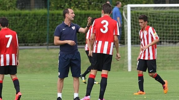 Joseba Etxeberria ha sido hasta ahora entrenador del Athletic juvenil.