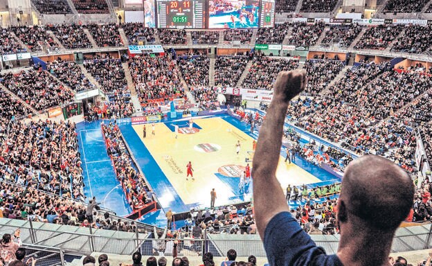 Imagen panorámica de las gradas del Buesa Arena repletas durante una visita reciente del CSKA Moscú.