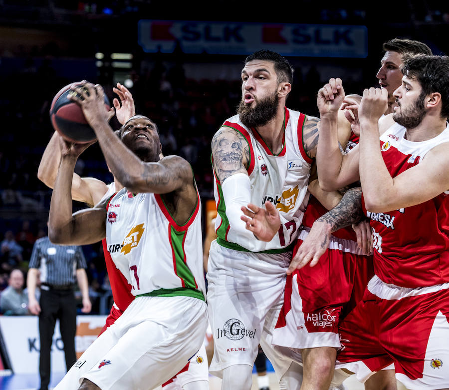 Fotos: Las imágenes del Baskonia - Manresa