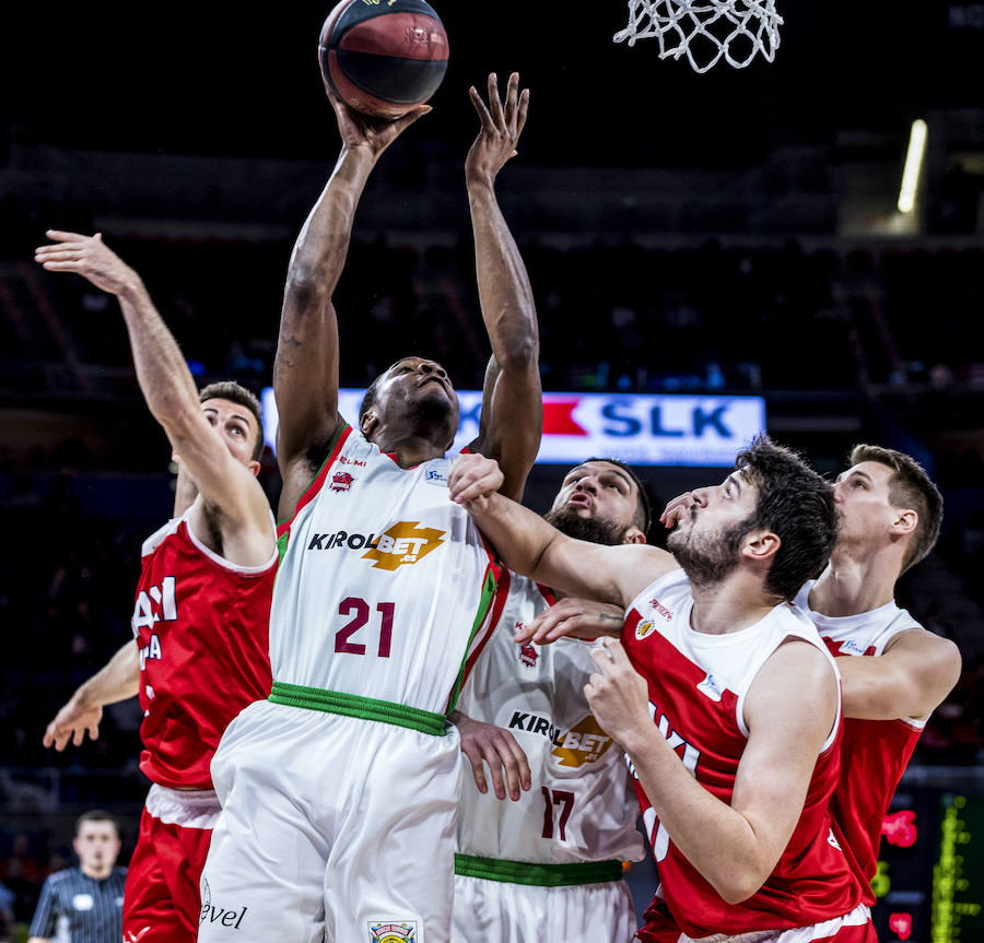 Fotos: Las imágenes del Baskonia - Manresa