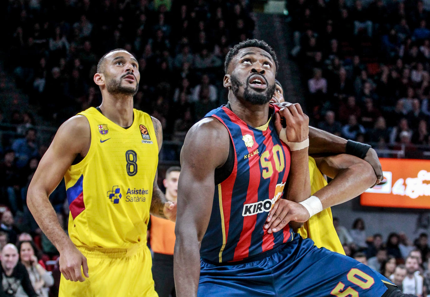 Fotos: Las mejores imágenes del Baskonia - Barcelona de Euroliga 2019