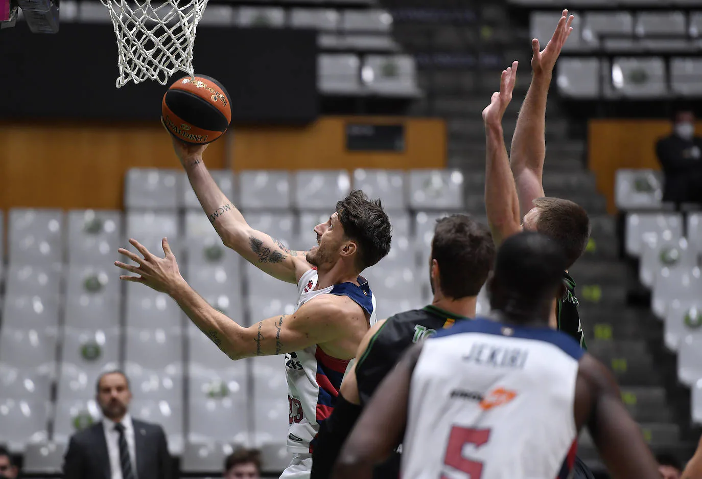 Fotos: El Joventut-Baskonia, en imágenes