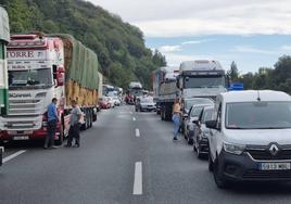 Un accidente en la AP-68 atrapa al Baskonia de camino a Galdakao y obliga a retrasar la Euskal Copa