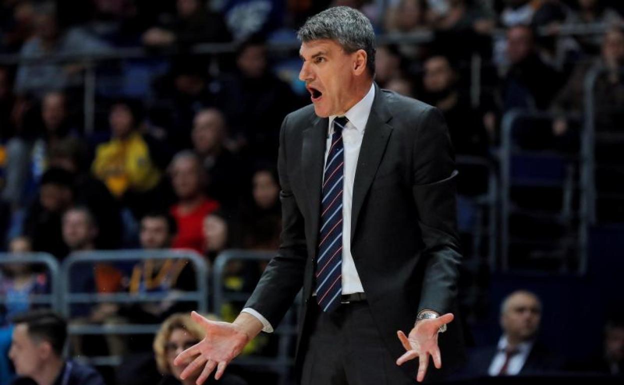 Velimir Perasovic, técnico del Baskonia.