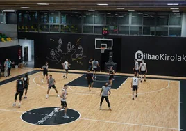 Jugadores del Bilbao Basket, en un entrenamiento en Artxanda.