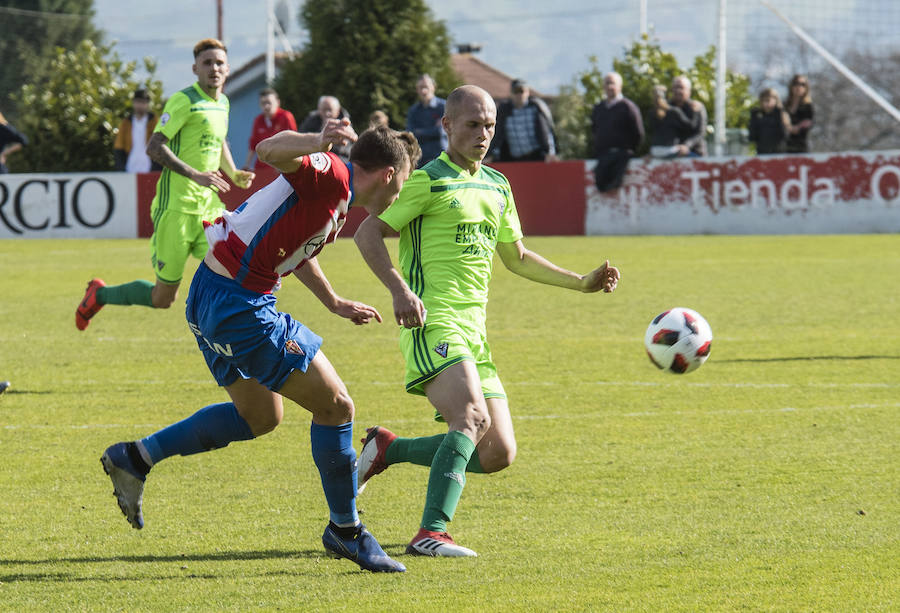 Guridi debutó con gol en Anduva frente al Langreo en su presentación ante la afición rojilla. 