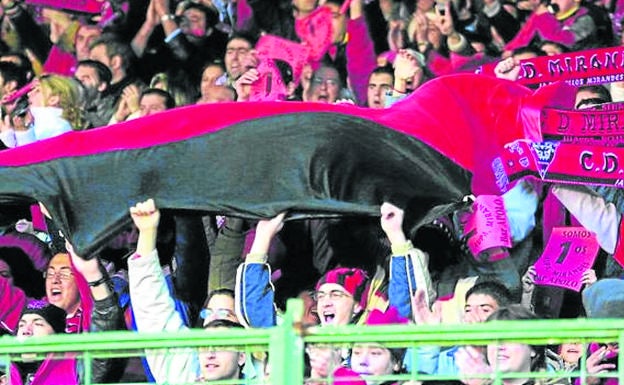 Un derbi de pasión tras viajar 3.000 hinchas rojillos a Burgos en 2003