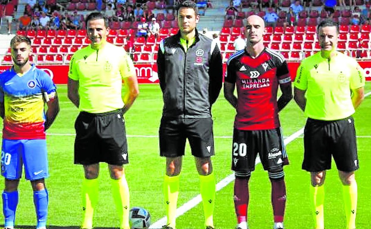 Oriol Rey es uno de los capitanes del Mirandés en su segunda temporada en el club. 