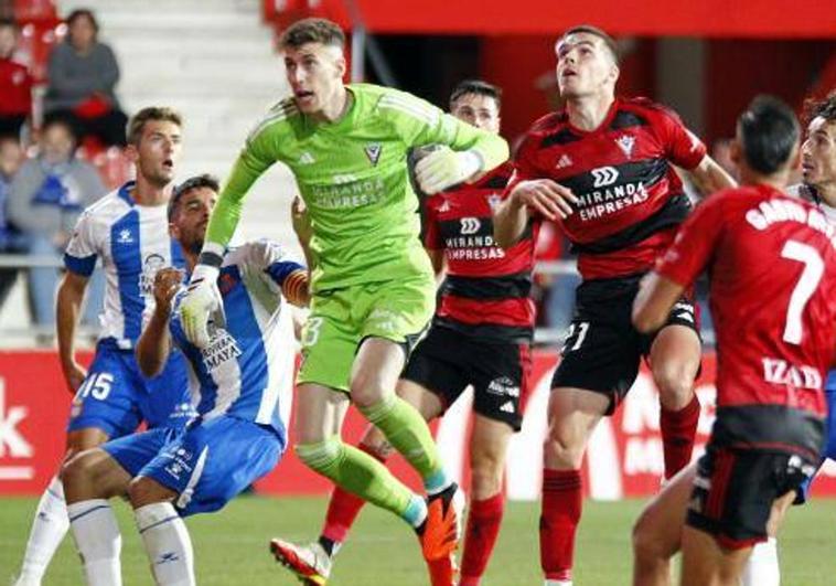 La columna vertebral de inicio está formada por 7 jugadores tras ser titulares en los 4 partidos