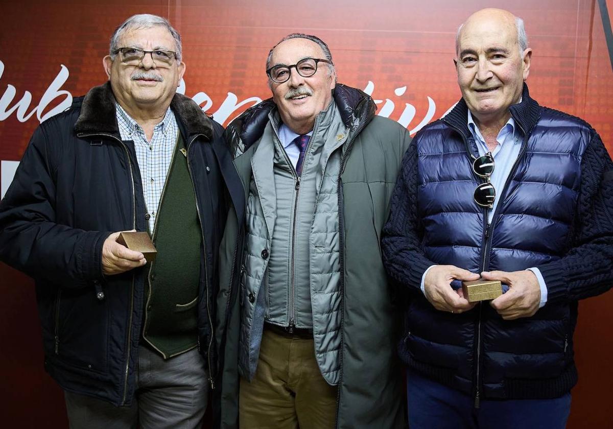 El Mirandés entregó la insignia de oro a Lanero y Calvo y pone a la venta las entradas para Eibar