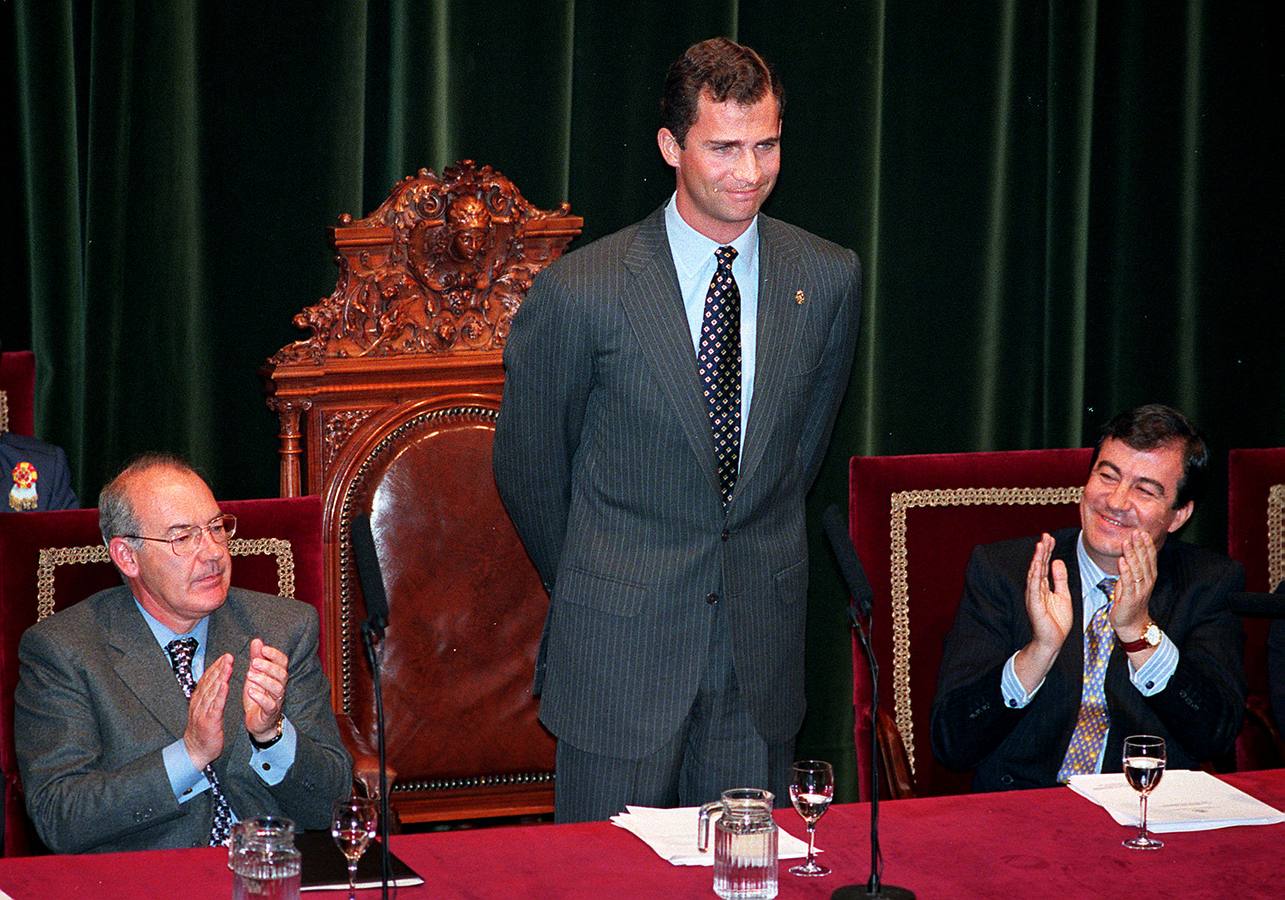 1997. El Príncipe junto al lehendakari Ardanza en el centenario de la Escuela de Ingenieros de Bilbao.
