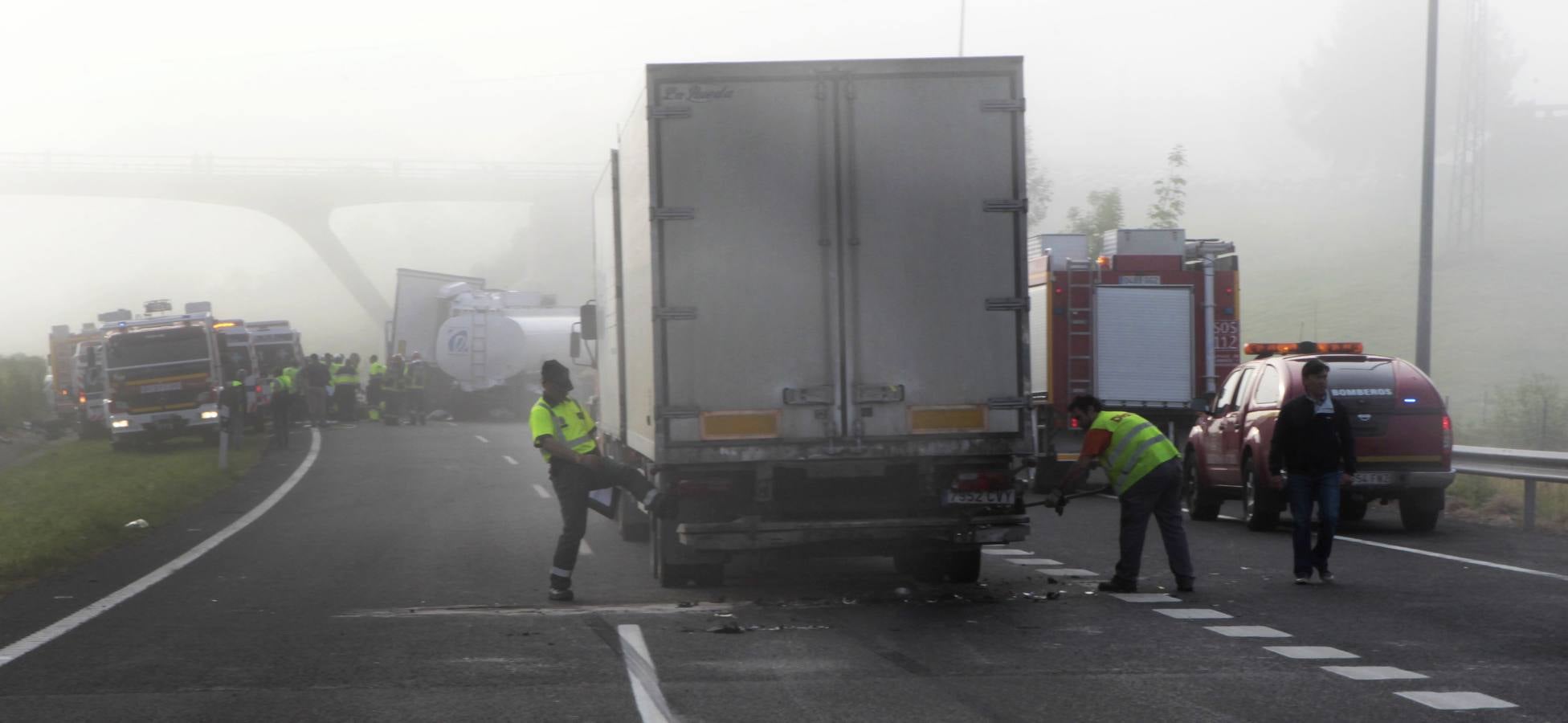 Grave accidente múltiple en la A-8 en Cabezón de la Sal