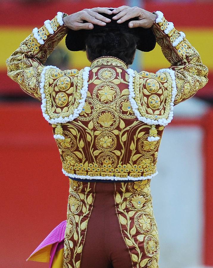 José Tomás hiela la sangre en Granada