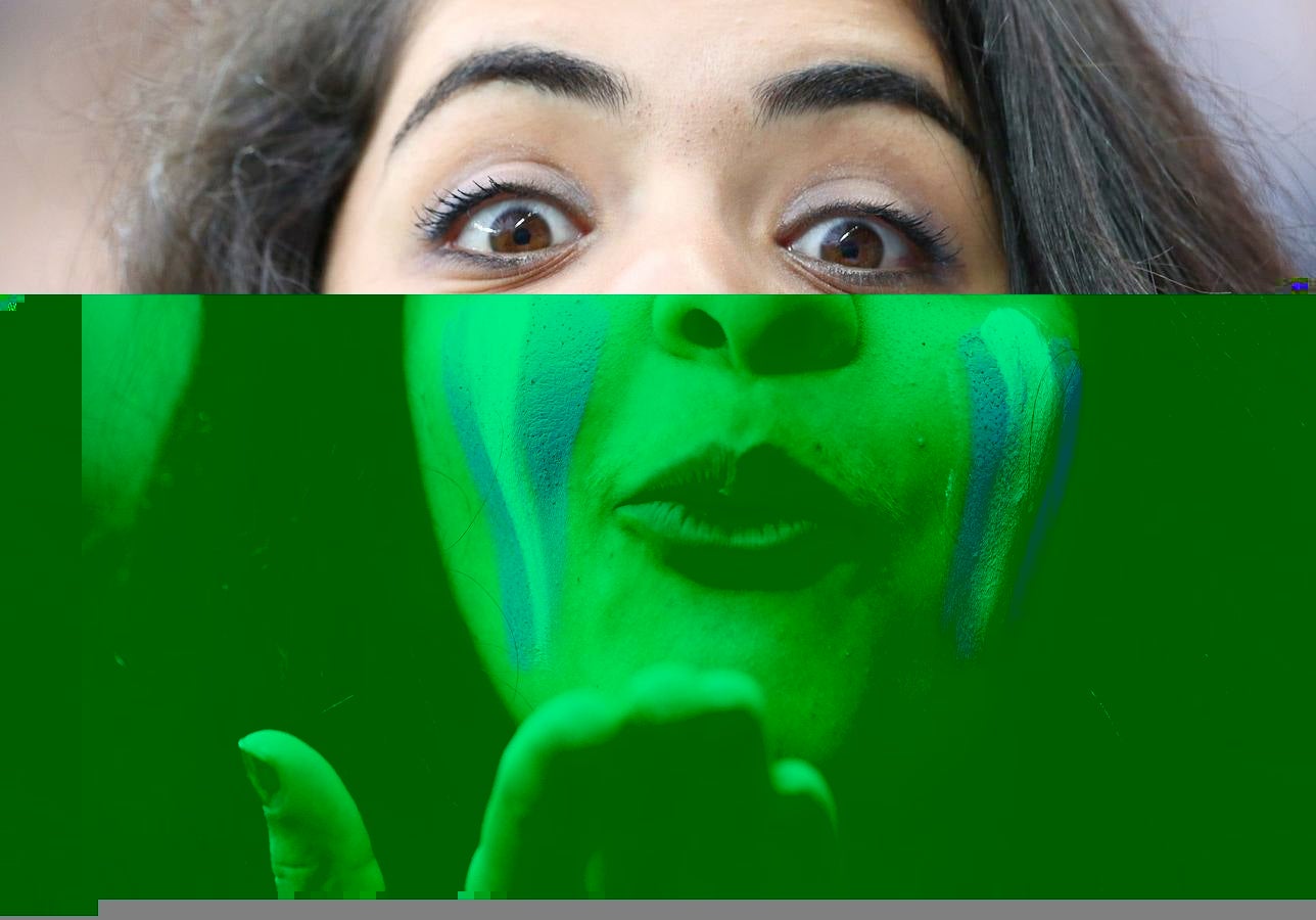 Las aficiones de Argentina y Alemania llenan de color la final del Mundial