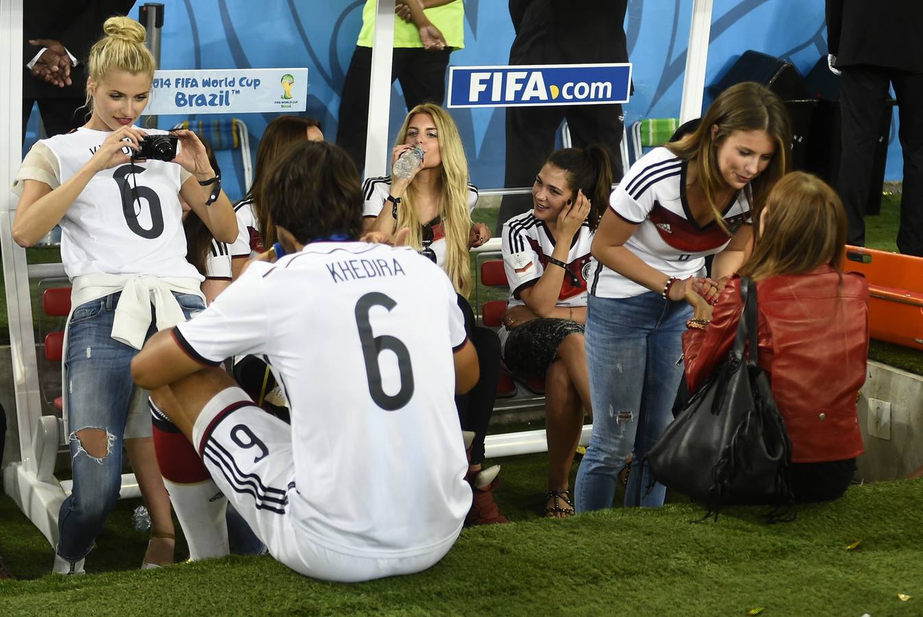 Lena Gercke. La novia de Khedira no quiere dejar en el olvido la azaña de su novio, el campeón del mundo