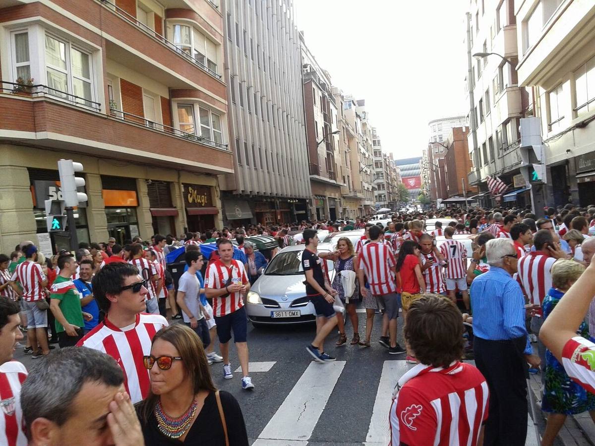 La afición del Athletic calienta motores antes del partido