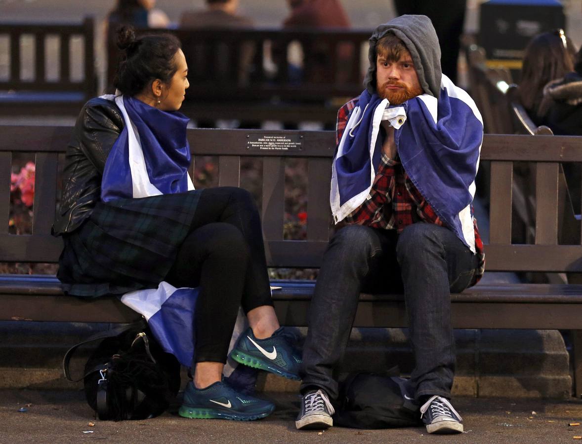 Alegría y tristeza en las calles de Escocia