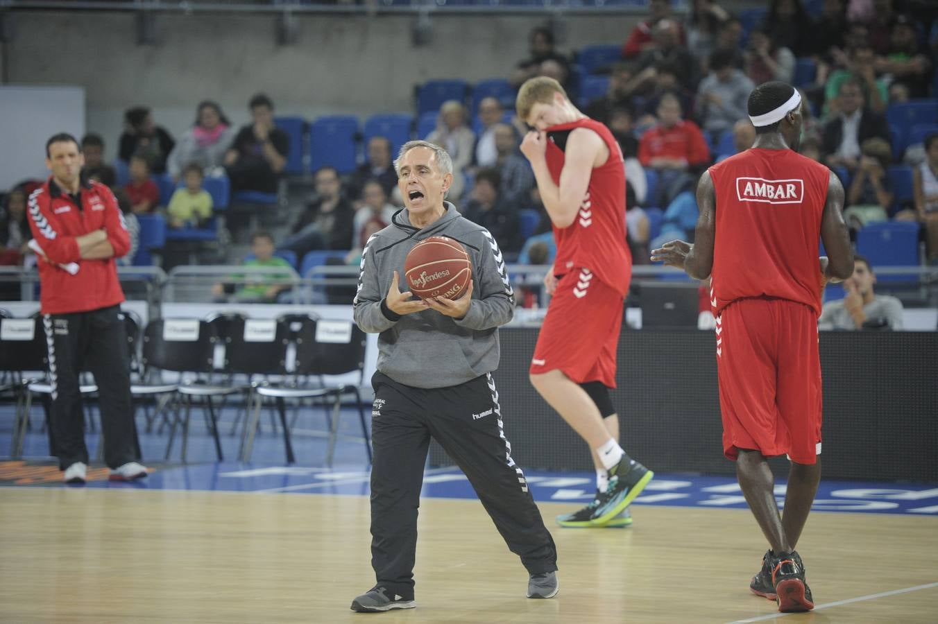 Primer entrenamiento abierto del Baskonia