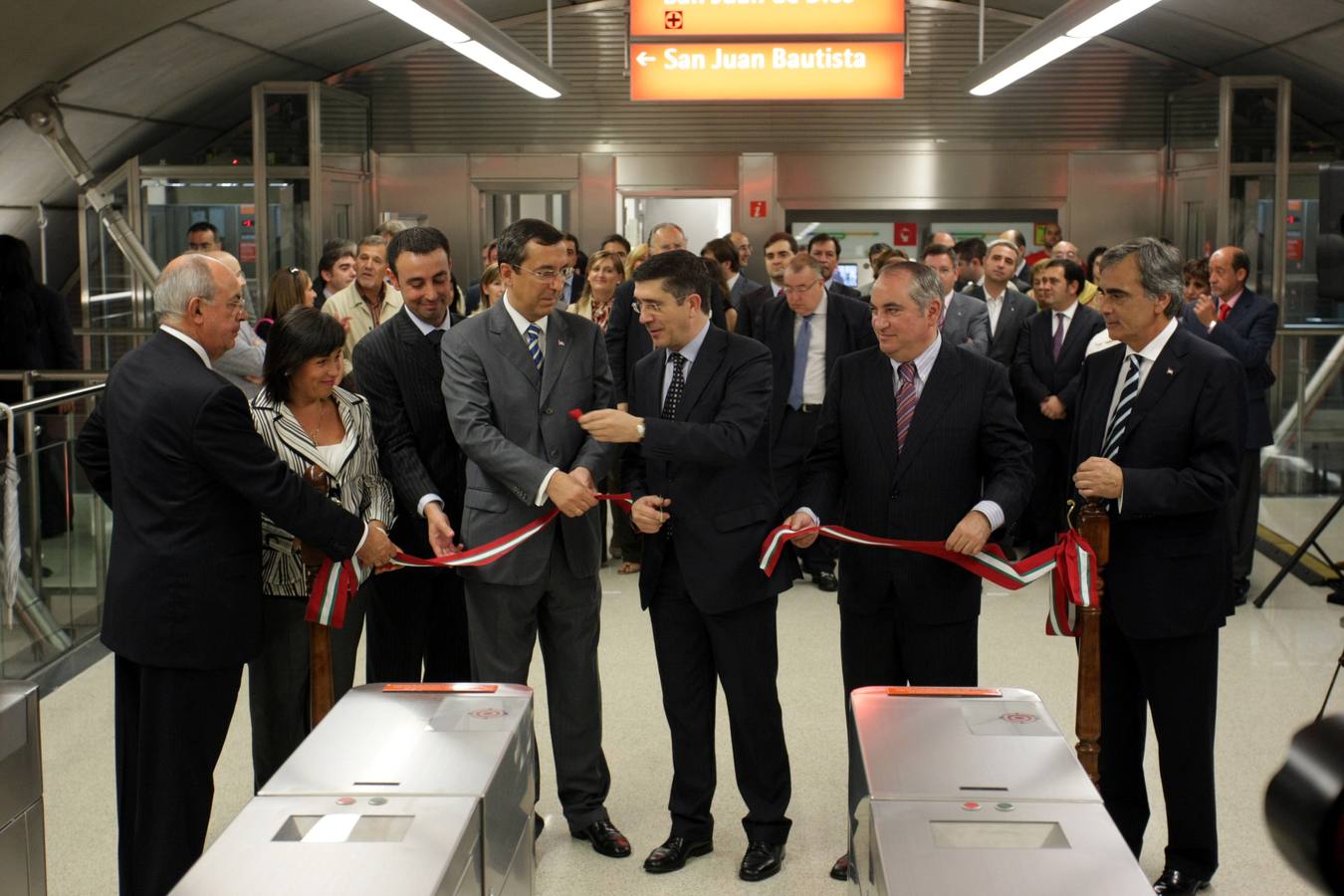 Inauguración de las estaciones de Metro de Peñota y Santurtzi, junto a Patxi López.