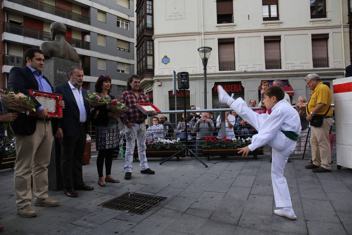 Homenaje a Usparitza y Azkuna