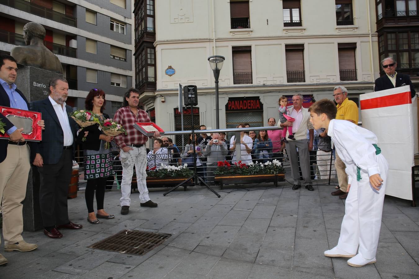 Homenaje a Usparitza y Azkuna