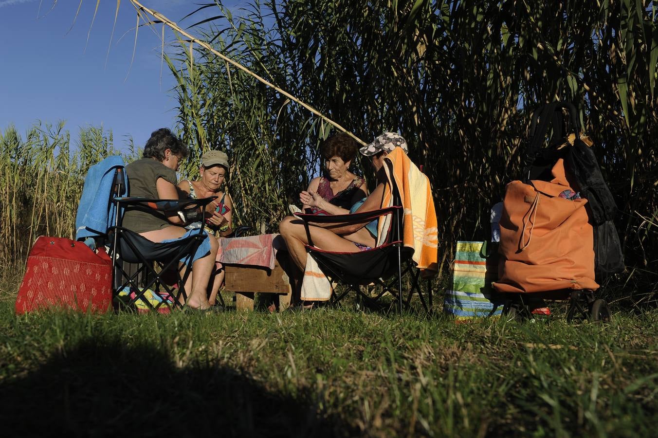 El viento sur llena la playa de bikinis en pleno octubre