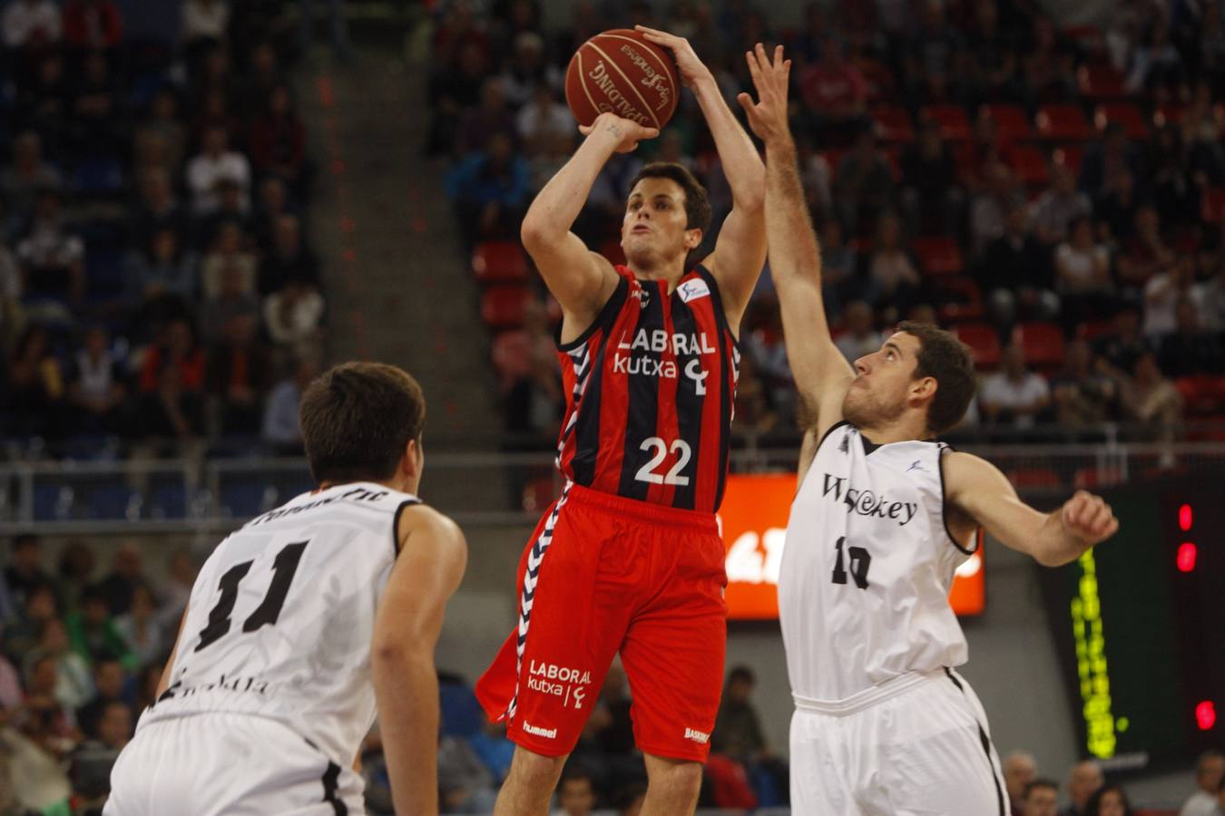 Las mejores imágenes del partido Laboral Kutxa-Bilbao Basket