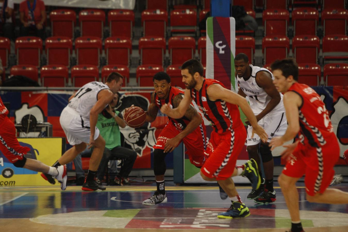 Las mejores imágenes del partido Laboral Kutxa-Bilbao Basket